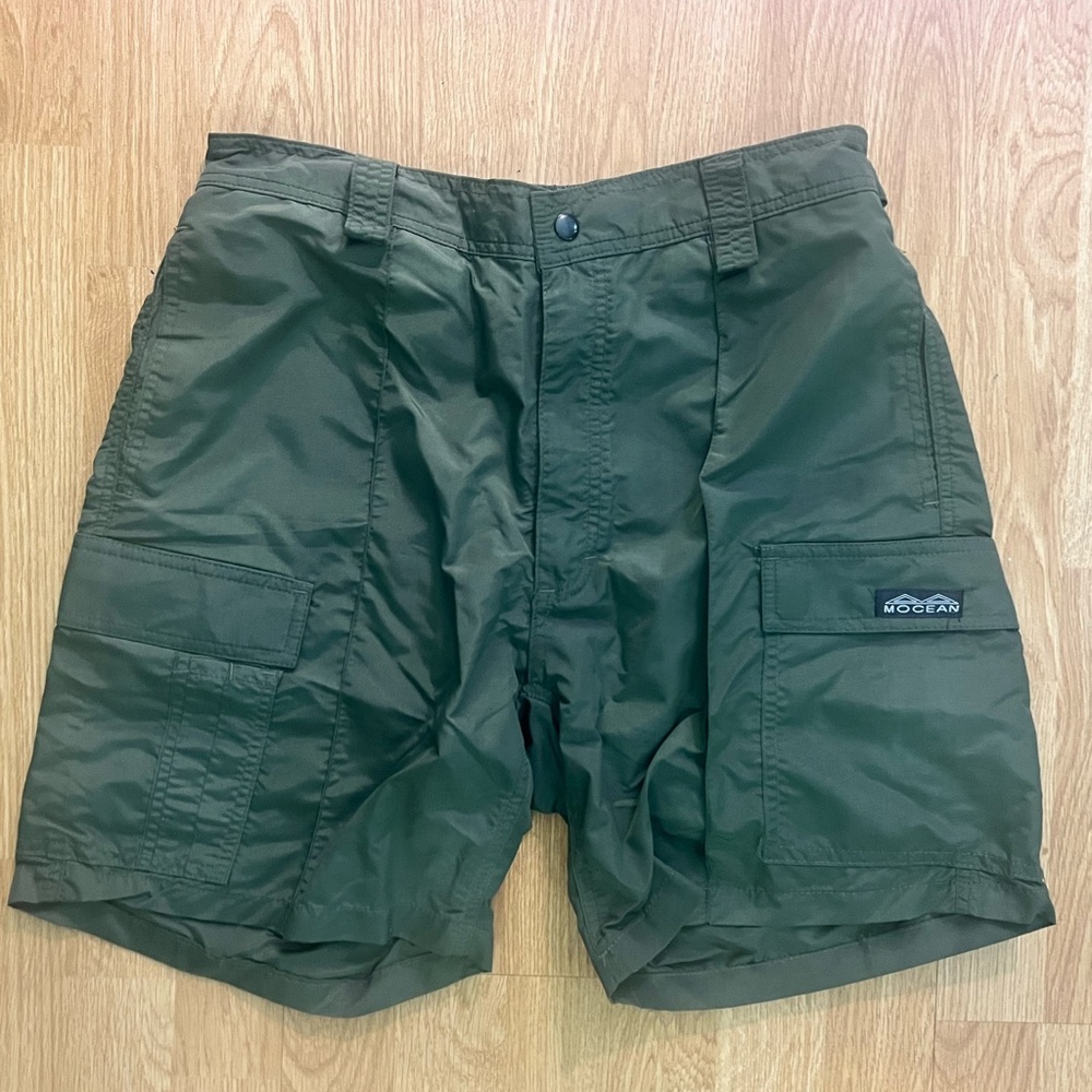 MOCEAN | women’s nwot | utility cargo shorts | large | uniform green, mid-thigh